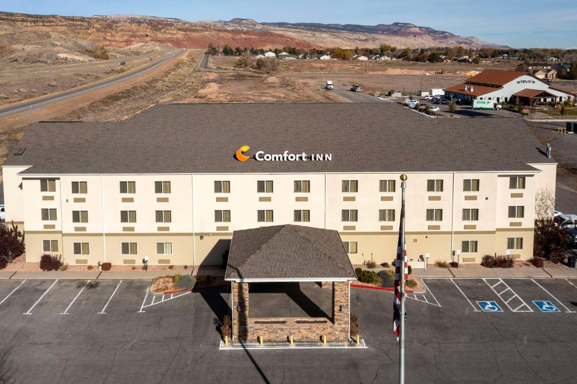Comfort Inn Richfield I-70 Bagian luar foto